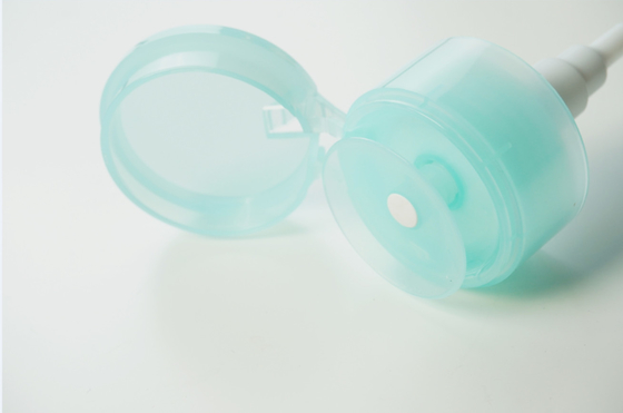 PP Plastic Cosmetic 33/410 Distribuzione pompa vernice con tappo in silicone