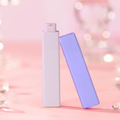 Classy 15ml 30ml 50ml Prodotti per la cura della pelle Set Bottiglia senza aria quadrata Testa rotante Pompa PP Sprayer Sigillatore Imballaggio cosmetico